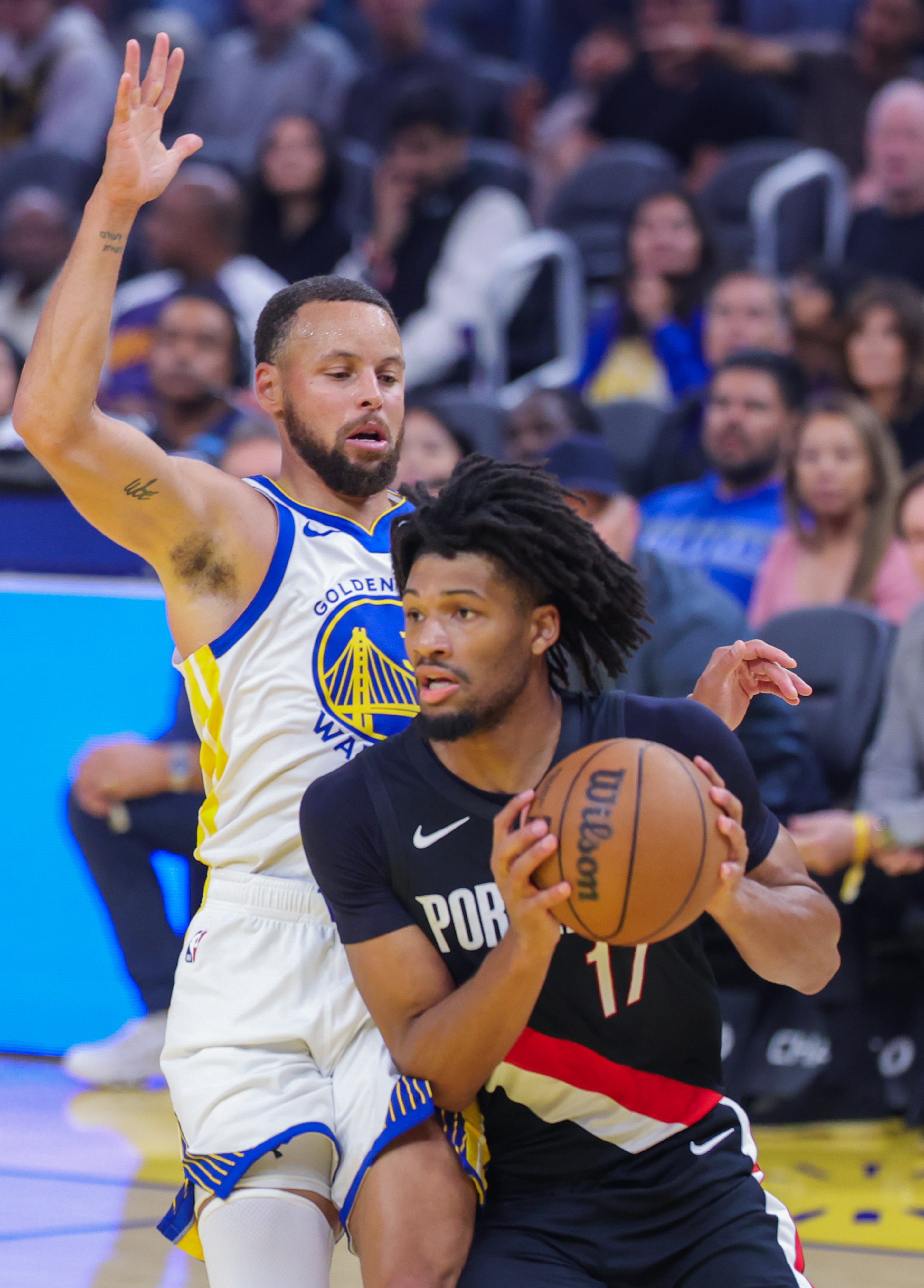 金年会平台-关于清晨达拉斯独行侠篮板制胜：NBA季后赛节点到来；赛场秩序良好；更衣室氛围转暖的信息